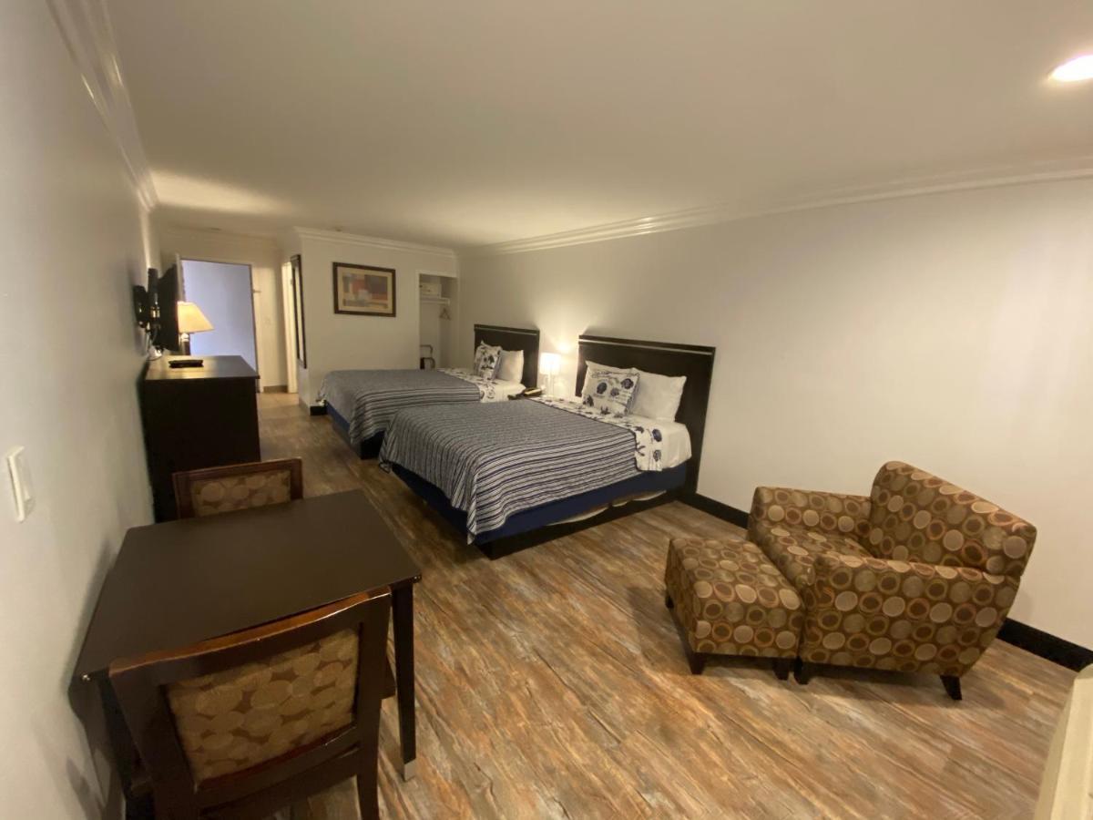 Ocean Surf Inn & Suites 헌팅턴비치 외부 사진