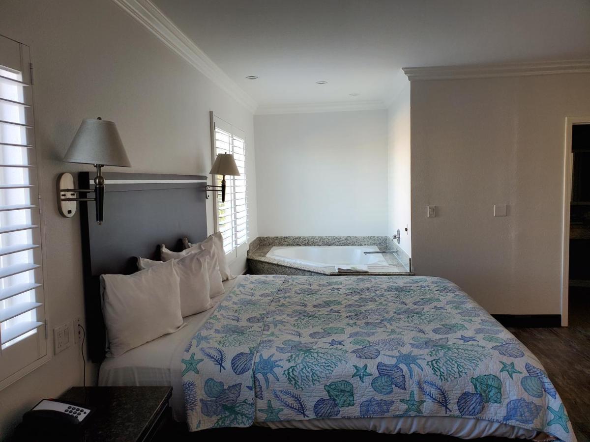 Ocean Surf Inn & Suites 헌팅턴비치 외부 사진